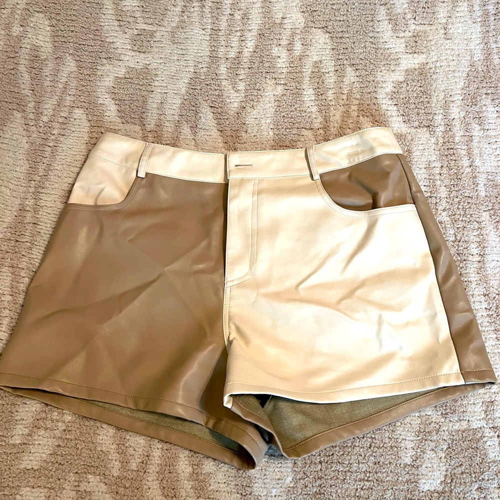 Lelis tan and cream shorts